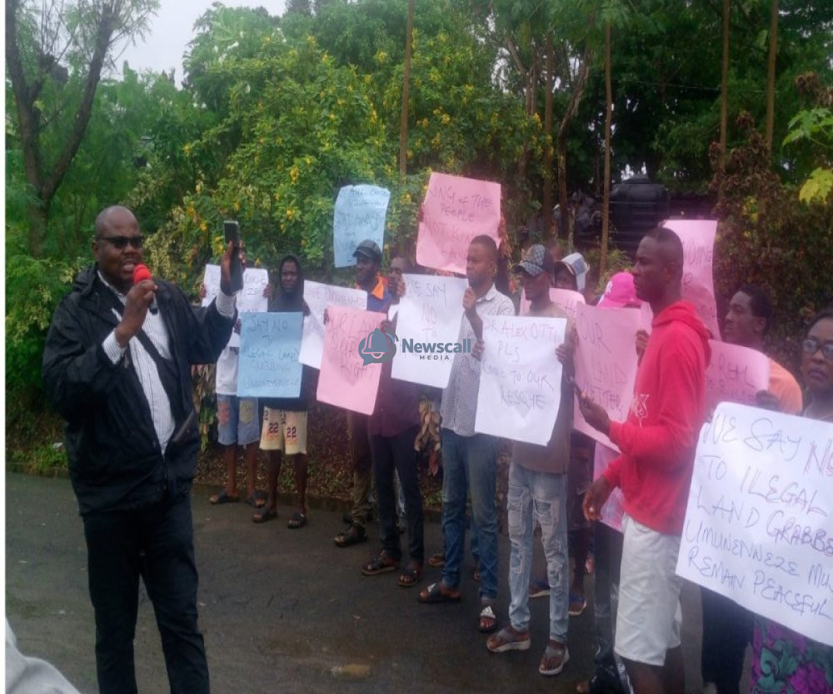 “They’re Selling Our Ancestral Lands Without Our Consent”: Abia Community Storm Govt House in Protest.