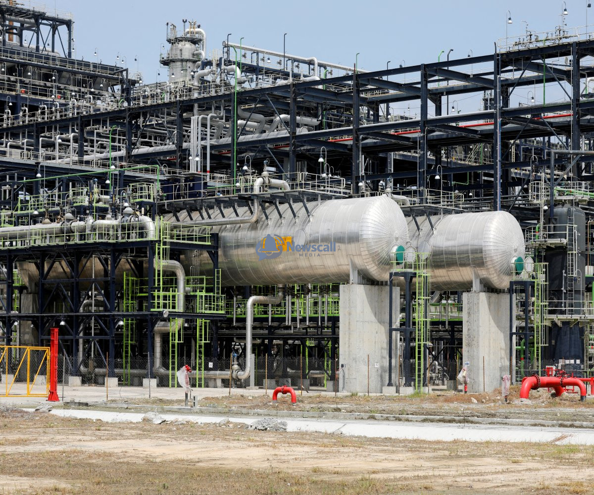 Dangote Slashes Petrol Price by N75 as Global Oil Market Cools.